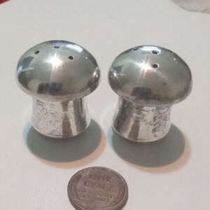 Vintage MUSHROOMS SALT AND PEPPER SHAKERS FRANCE ST MEDARD FRENCH